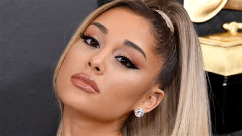 Born in boca raton, florida, grande began her career at age 15 in the 2008 broadway musical 13. Ariana Grande Just Posted Some Makeup-Free Selfies | Teen ...