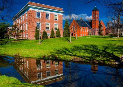 25 Of The Coolest College Campuses