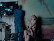 Daphn Dumons Desnuda En Naked Normandy