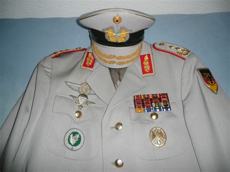 The states of germany are not allowed to maintain armed forces of their own. Bundeswehr Uniform