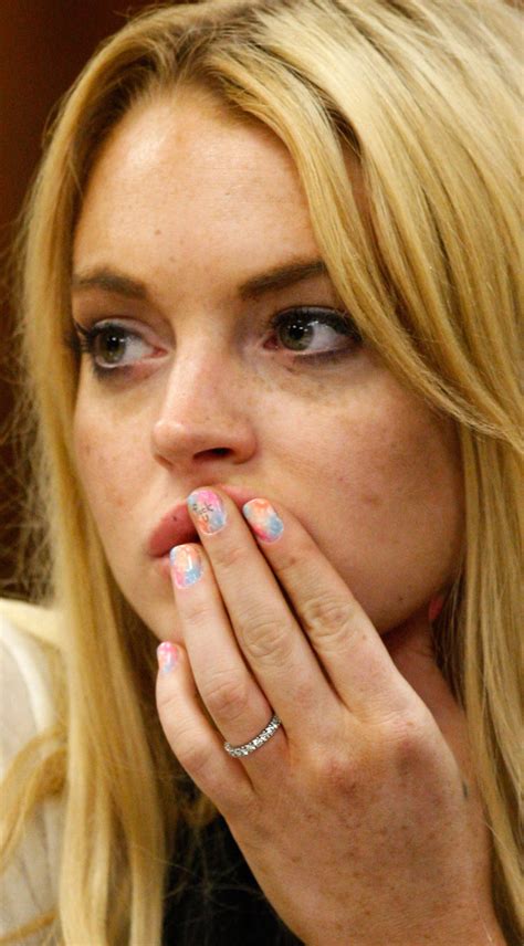 Lindsay Lohan S Fingernail Painted With F K U HuffPost Entertainment