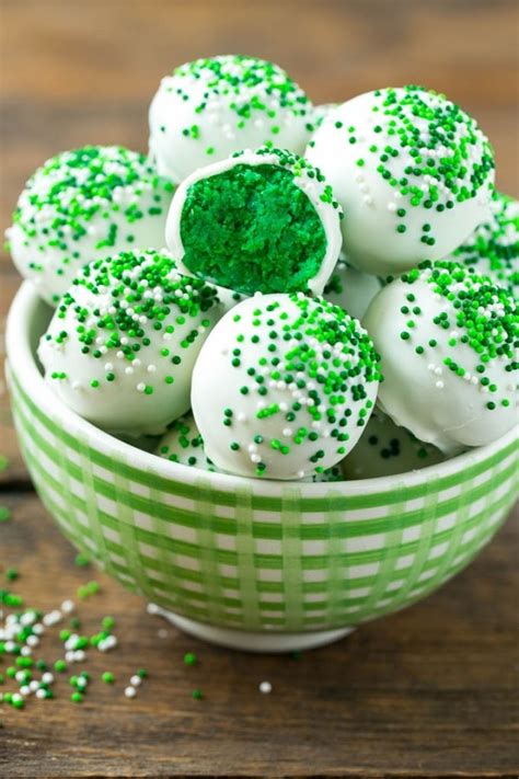 7 Must Make St Patricks Day Desserts