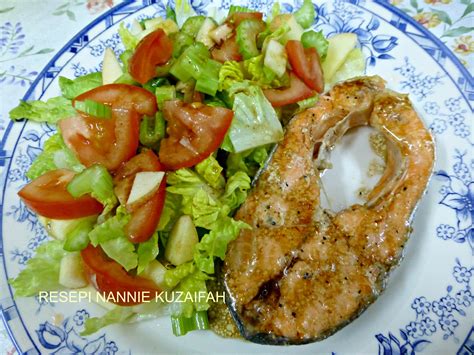 Aneka resep ikan salmon mudah dan simple untuk di buat. RESEPI NENNIE KHUZAIFAH: Salmon grill & salad