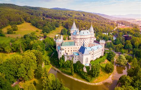 The Most Legendary Castles To Visit In Eastern Europe Malories