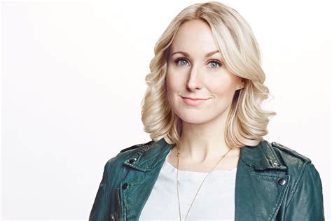 Nikki Glaser Is A Blonde Comedian Talking Frankly About Sex But Don’t Says She‘s Trying To Be