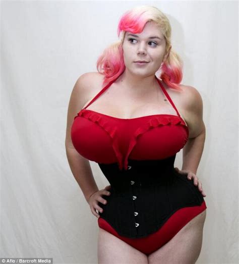 Meet The Woman Who Is Desperate To Look Like Jessica Rabbit Scoopnest Com