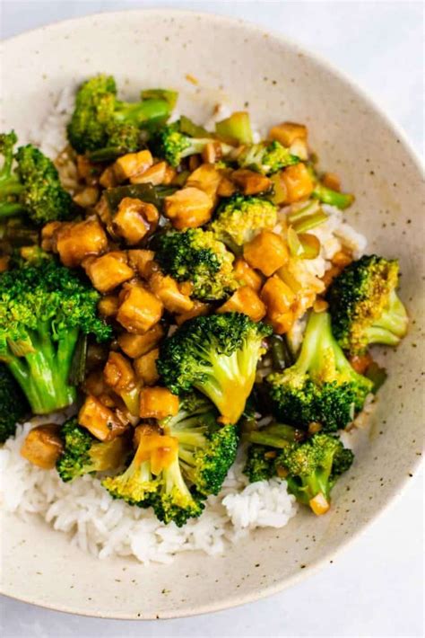 It's a hearty, filling, satisfying soup that won't send you into a food coma. Broccoli Tofu Stir Fry Recipe - Build Your Bite