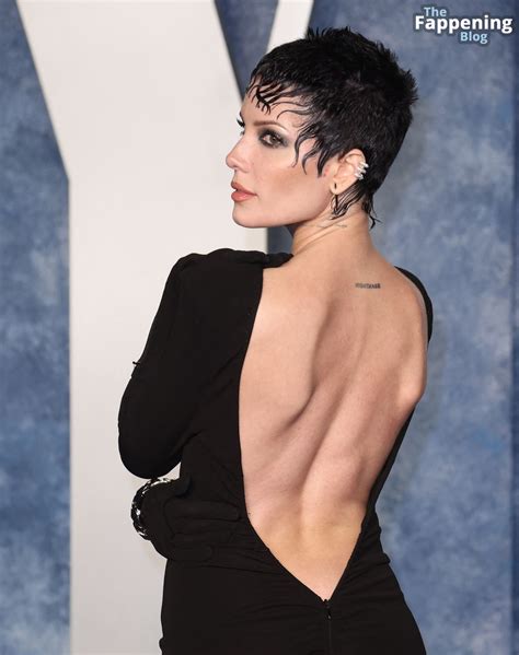Halsey Flashes Her Nude Tits At The Vanity Fair Oscar Party