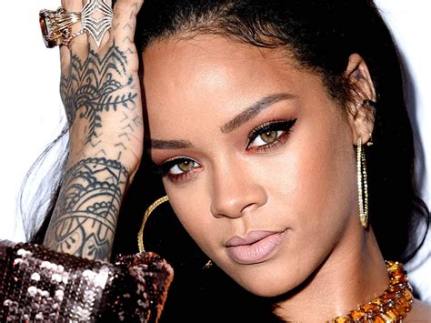 Rihannas New Makeup Line Is Coming To Canada Next Week At Sephora