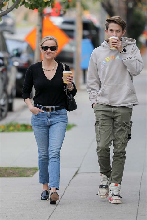 Reese Witherspoon Seen With Her Son In Brentwood 07 Gotceleb