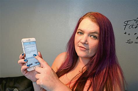 Mum Calls Cops After Creep On Snapchat Asks To PAY Her 300 For Pics Of