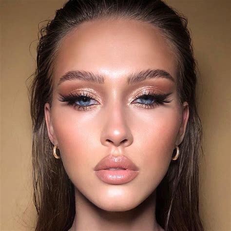 The Makeup Lovers On Instagram Dewy Glam Do You Like Glowing Or Dewy