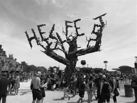 A serial killer who has killed before at hellfest returns and targets them slowly stalking and killing his way towards his prey. HELLFEST 2018 : Le bilan et les chiffres ! - TREXSOUND.COM