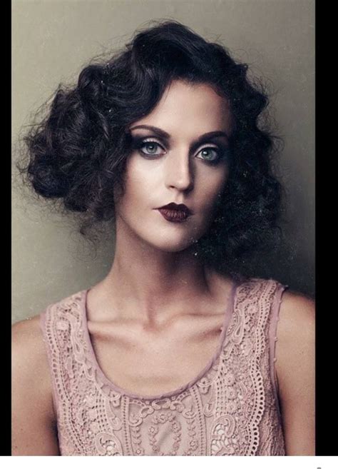Flapper Girlroaring 20s Flapper Makeup Flapper Hair 1920s Makeup