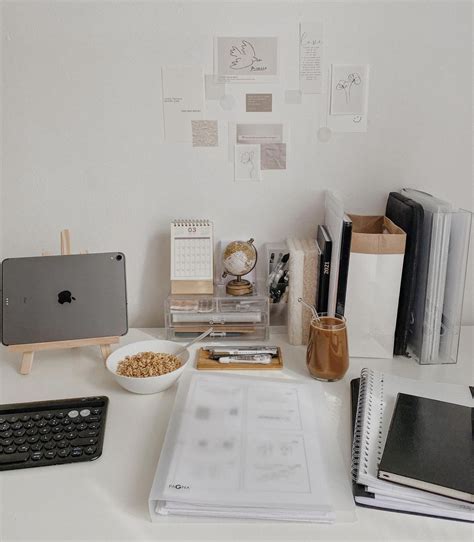 Minimal Simple Aesthetic Desk Setup 💻 Study Desk Organization Study