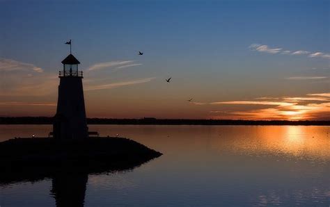Lake Hefner Okc Sunset Lighthouse Pretty Places