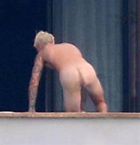 Pics Justin Bieber Leaked Nude Pics By Selena Gomez Hot Sex Picture