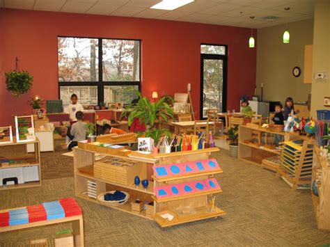 Montessori Classrooms In Roseville And Oakdale Mn