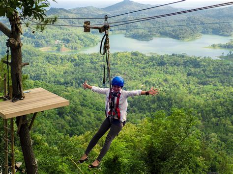 Taklukkan Ketinggian Dengan 7 Flying Fox Terbaik Di Indonesia Ini