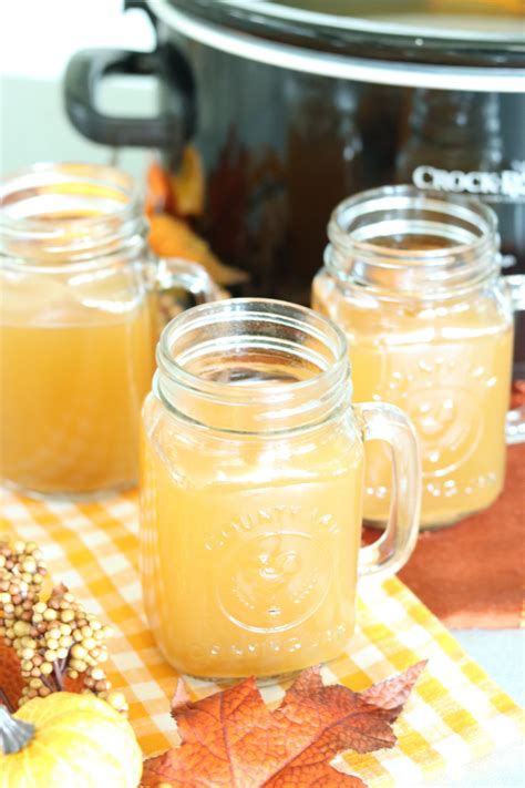 Crockpot Apple Cider Is A Super Easy Way To Whip Up A Fall Flavor Give
