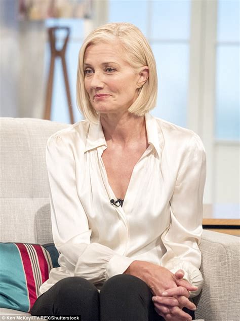 Joely Richardson Breaks Down As She Discusses Aid Work Daily Mail Online