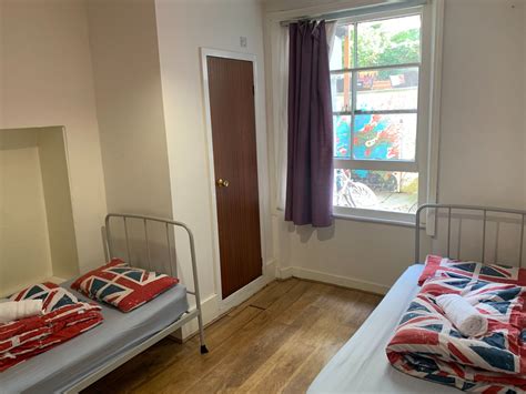 Private Rooms At The Hostel — Saint James Backpackers Hostel London
