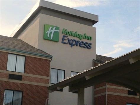 Holiday Inn Express Romulus Detroit Airport Updated 2020 Prices Reviews And Photos Mi