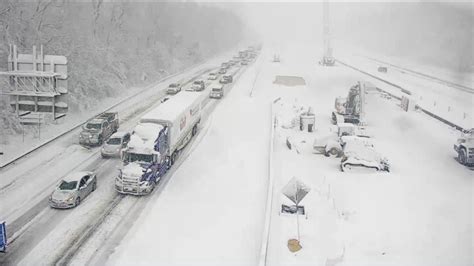 Us Winter Storm Shuts Highway Strands Hundreds In Cars Overnight