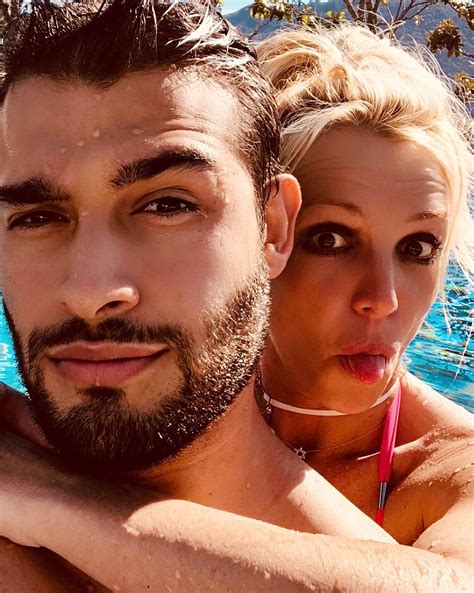 Britney Spears BF Sam Asghari Keep Cool In The Pool