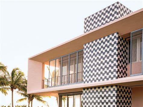 This Modern Home In Miami Beach Is Perfect For A Collector