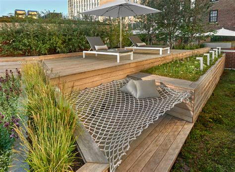 Sun Deck With Built In Hammock Contemporary Deck Chicago By