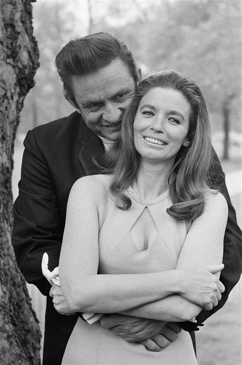 40 Iconic Couples From The 70s You Probably Forgot About