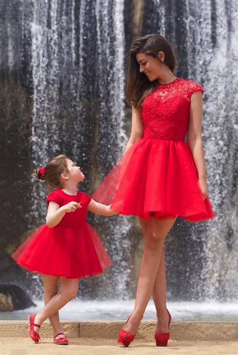 ¡combinación Perfecta Hermosos Vestidos Para Madre E Hija Padres