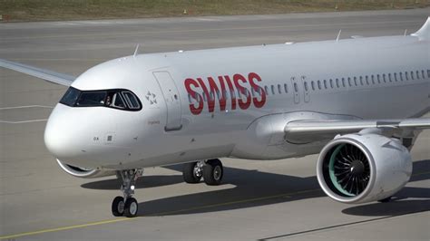Der Erste Airbus A320neo Der Swiss Wird Auf Engelberg Getauft Youtube
