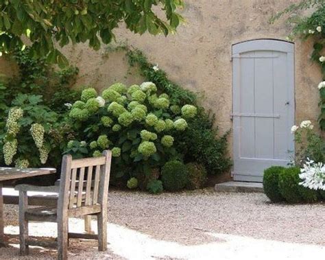 Brilliant French Country Garden Decor Ideas 31 French Country Garden