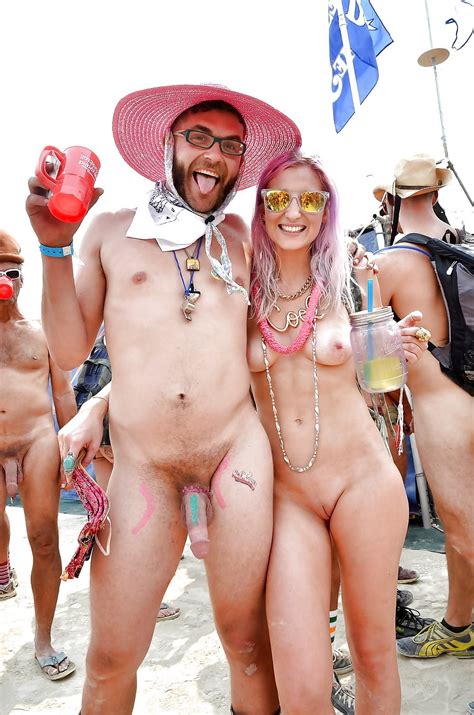 Burning Man Nudity фото