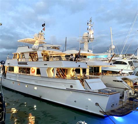 Sea Breeze Iii Yacht Charter Details Millkraft Charterworld Luxury