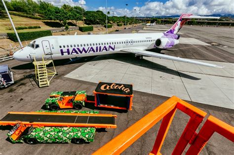 Pow Wow Paints Hawaiian Airlines Ground Service Vehicles In Honolulu