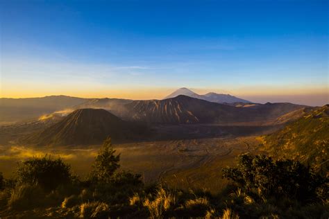 Indonesia Java Stratovolcano Sunrise Mount Bromo Bromo