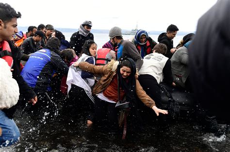Turkey Pressing Eu For Help In Syria Threatens To Open Borders To Refugees The New York Times