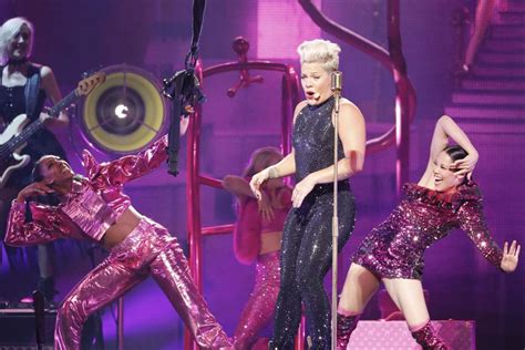 Pink Performs On Her Beautiful Trauma World Tour In Paris 30 Gotceleb