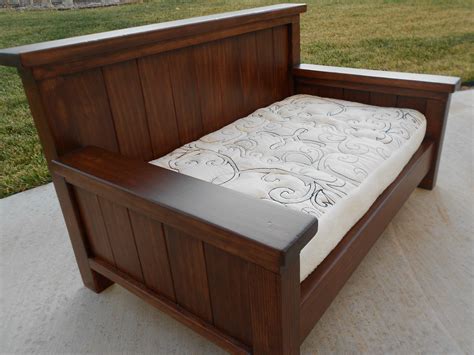 Queen Daybed Frame With Storage Notice That The Frame Stock Rests On