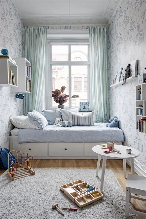 This was not the case for violet dent, whose entire flat is filled with collections of eclectic finds, from straw hats to vintage wooden lockers. Ten Tips for Your own Spare Room Ideas | Ideias de ...