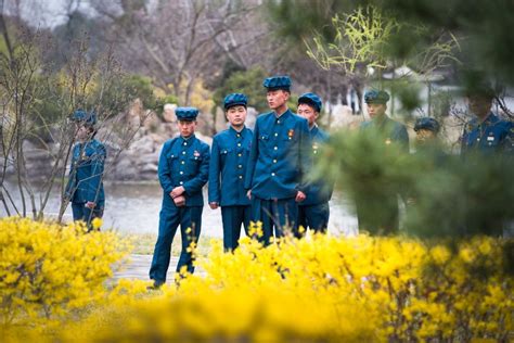 2 Work Crews Pyongyang Cbc North Korea Day Trip Daily Life