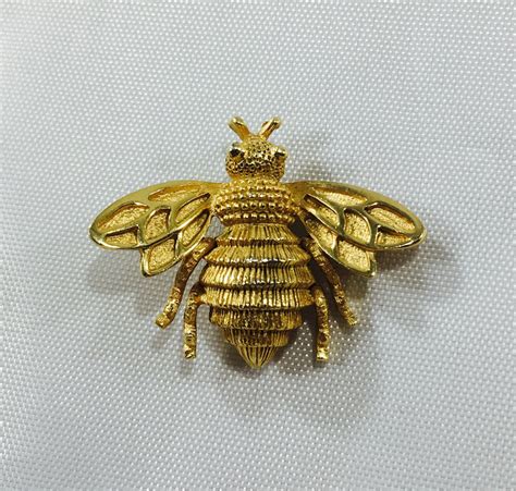 Vintage Gold Tone Avon Bumble Bee Designer Brooch Pin Featuring Raised