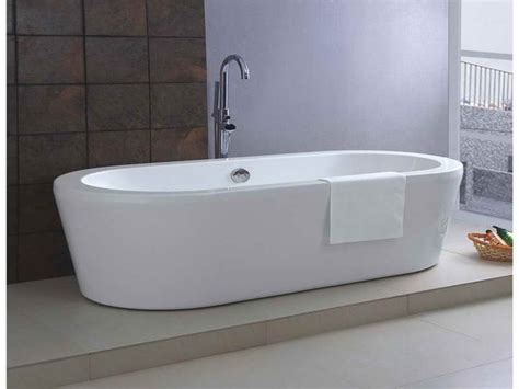 Depends on the size of the bathtub.one of the standard dimensions of a bathtub is 152 * 75 * 50 cm, and a liter of water is a cube of 10 * 10 * 10 cm (which, at a 4 degree temperature, equals 1 kg). Standard Bathtub Size Freestanding Bath ~ http ...