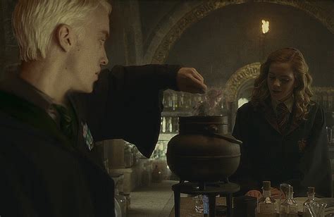 draco and hermione at potions draco y hermione draco harry potter harry potter ships harry