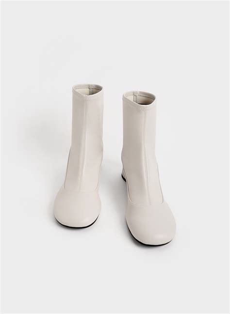 Chalk Stitch Trim Cylindrical Heel Ankle Boots Charles And Keith Us