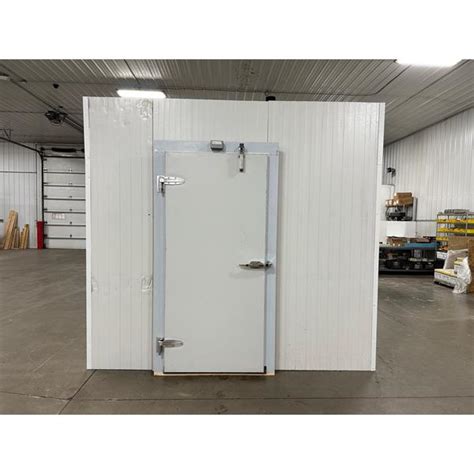 98 X 138 X 94h Awip Walk In Cooler 132 Sq Ft Barr Commercial Refrigeration