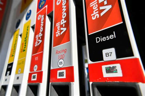 In automobiles, ethanol fuel won't do much harm to your car's engine. E5 benzin 2020 - Korkealaatuinen korjaus valmistajalta